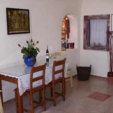 Apartment Fotinos *